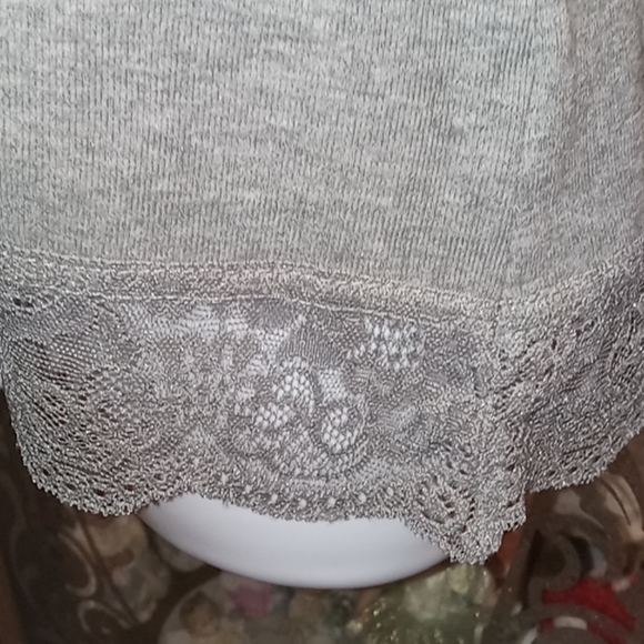 Bundle of 5, Like New, Assorted Colors, Lacey,Camisolesπ·πΉβοΈππ₯π¦ππ¦ππ¦π₯π· - Picture 11 of 16